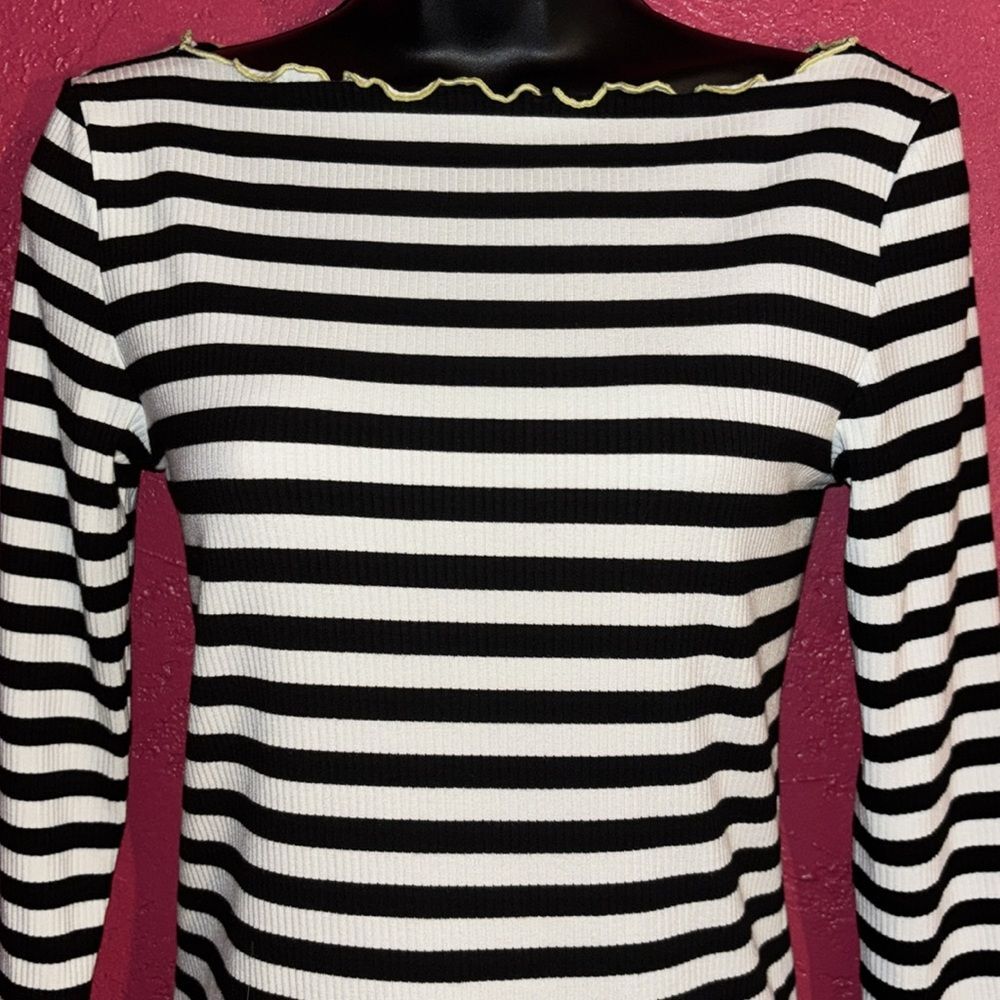 Ann Taylor black and white striped ribbed nautical vibes, preppy tshirt. Sz XS.